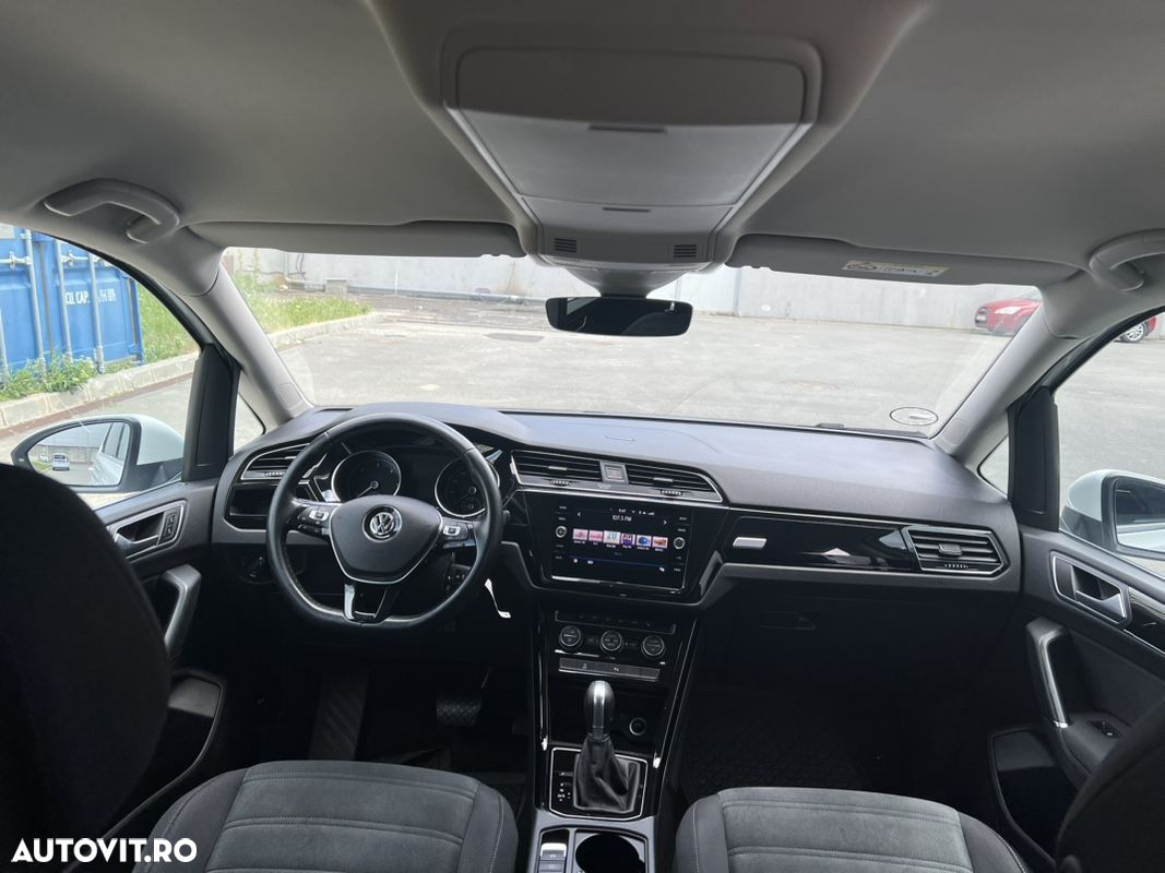 Volkswagen Touran 2.0 TDI DSG Highline - 6