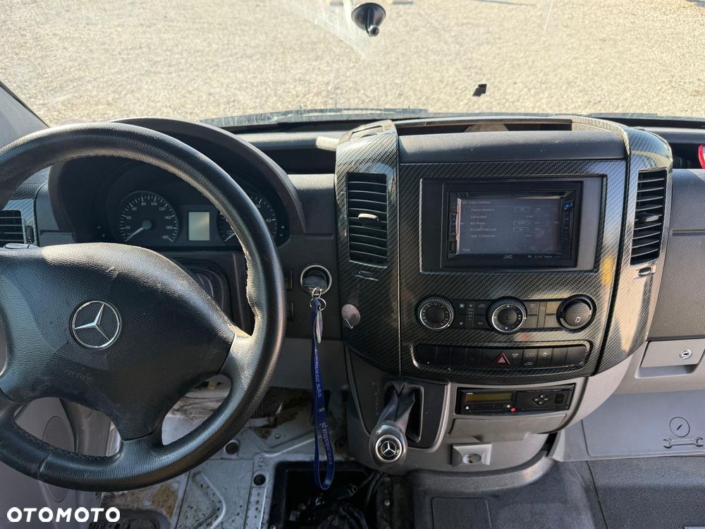 Mercedes-Benz Sprinter 516 - 12