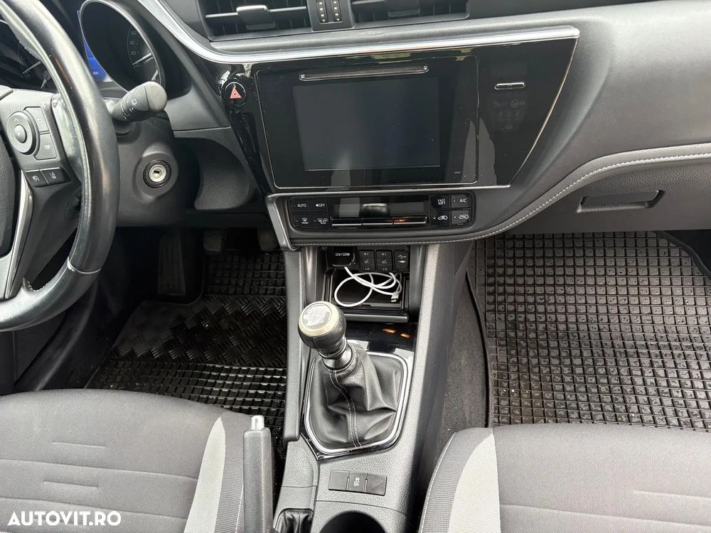 Toyota Auris 1.6 L Valvematic Luna - 14