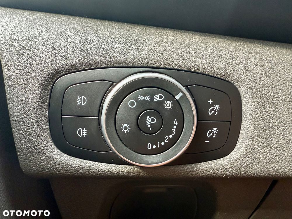 Ford Tourneo Custom 2.0 EcoBlue L1 Titanium - 30