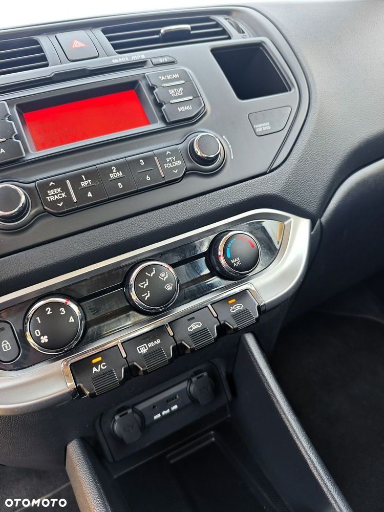 Kia Rio - 9