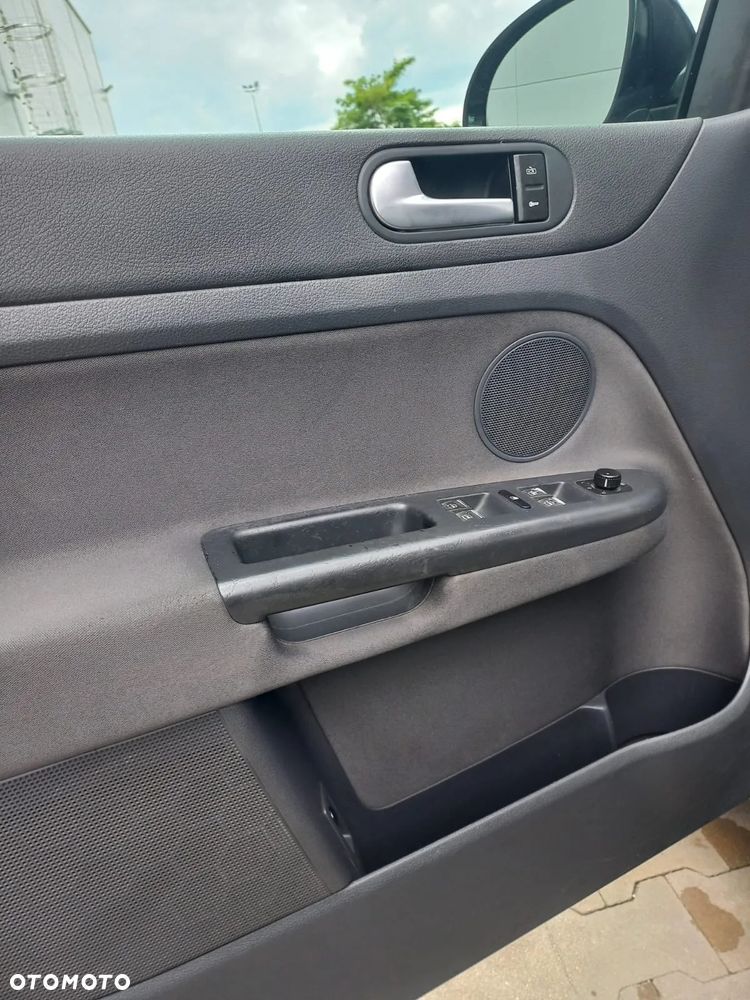 Volkswagen Golf Plus 1.9 TDI Comfortline - 32