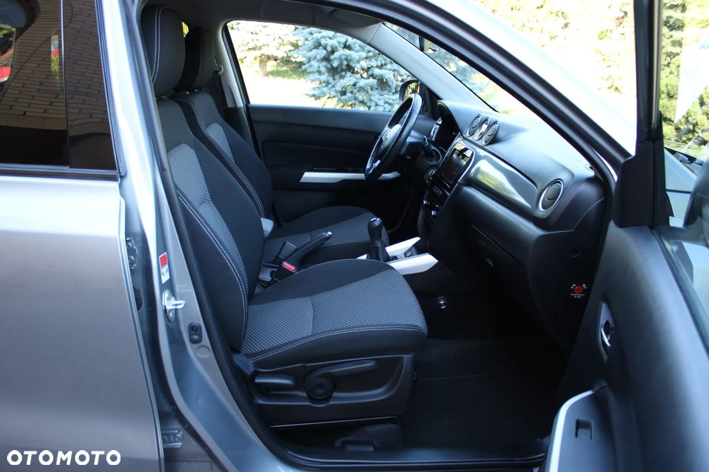 Suzuki Vitara 1.6 Premium 2WD - 24