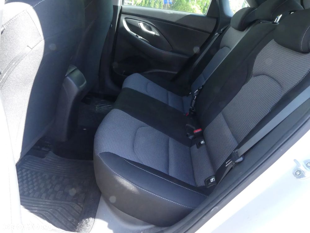 Hyundai i30 1.4 Comfort - 17