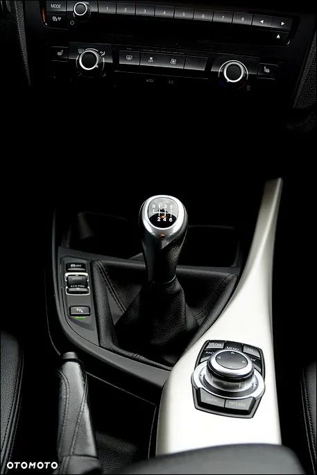 BMW Seria 1 116d EfficientDynamics Edition - 32