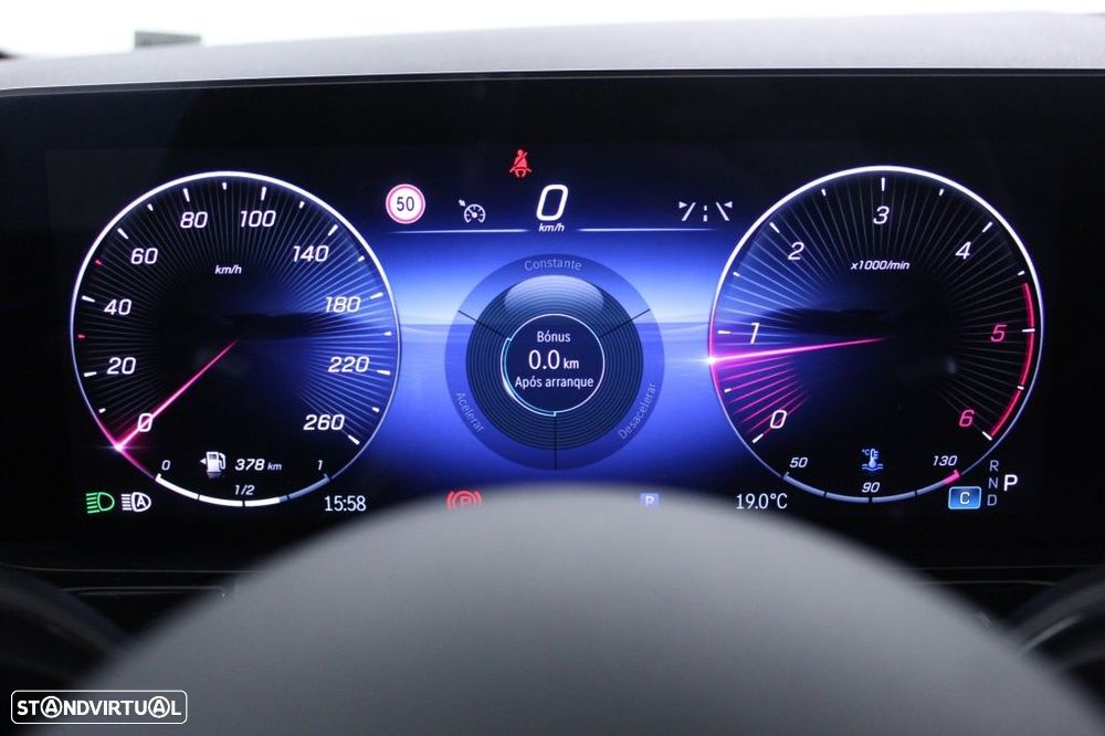 Mercedes-Benz GLA 180 d AMG Line - 28