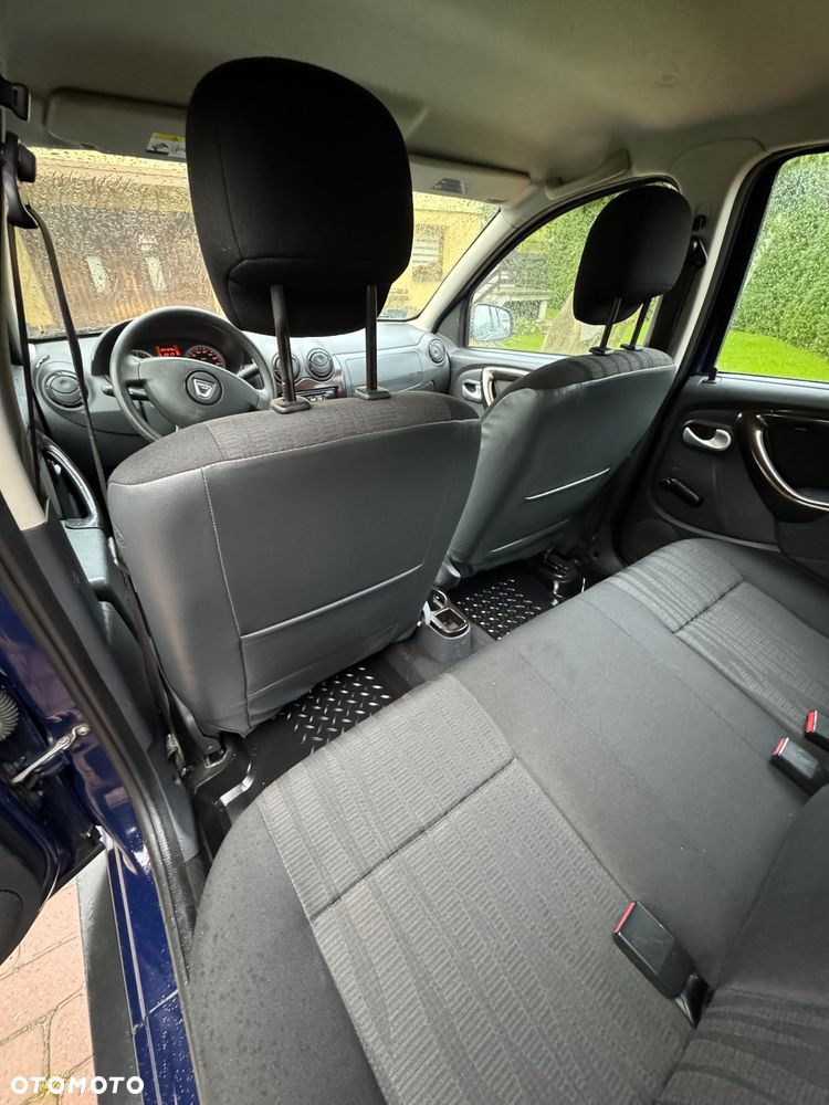 Dacia Duster 1.6 Laureate 4x4 - 17