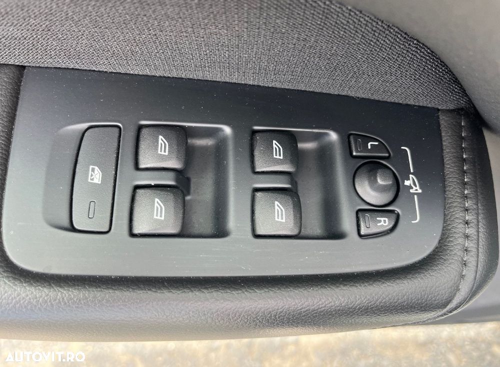 Volvo XC 60 D4 Momentum - 19