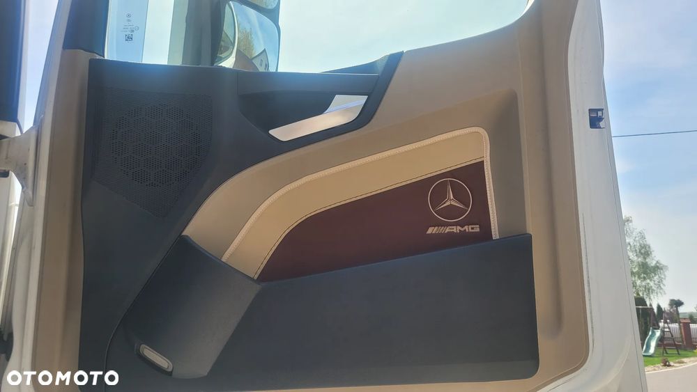 Mercedes-Benz ACTROS - 12