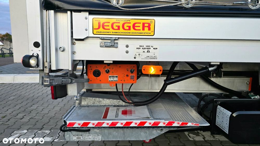 Iveco DAILY 72C18 ❗️BURTO-FIRANKA 15 PALET / DACH ZSUWANY / MAŁY PRZEBIEG / WINDA DHOLLANDIA 1000KG SLIDER / ZABUDOWA JEGGER / KABINA SYPIALNIANA / PODUSZKI PNEUMATYCZNE / XENON / FUL LED / NAVI + KAMERA COFANIA / DRZWI Z TYŁU / WEBASTO / SERWIS ASO / SALON POLSKA / NIESTPOTYKANY STAN ❗️❗️ - 22
