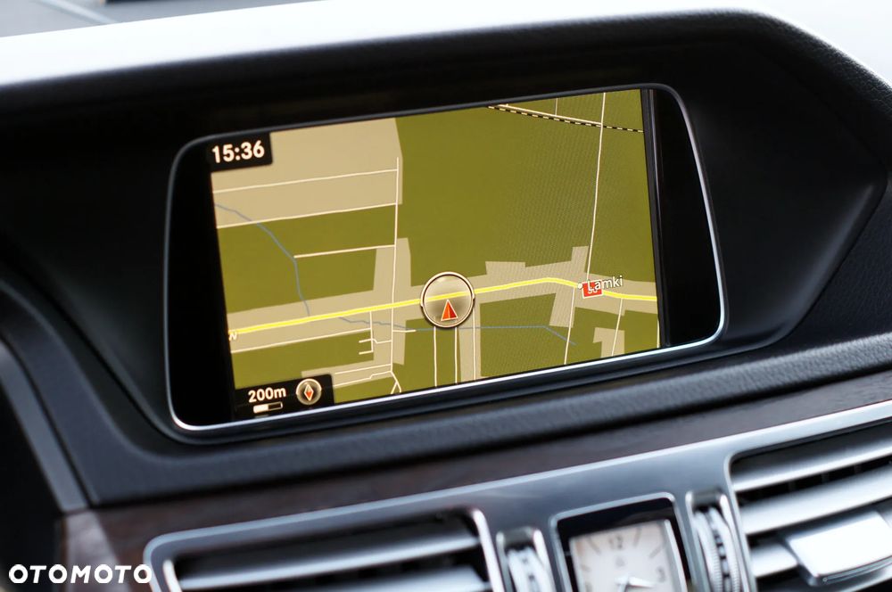 Mercedes-Benz Klasa E 350 BlueTEC 4Matic 7G-TRONIC - 30