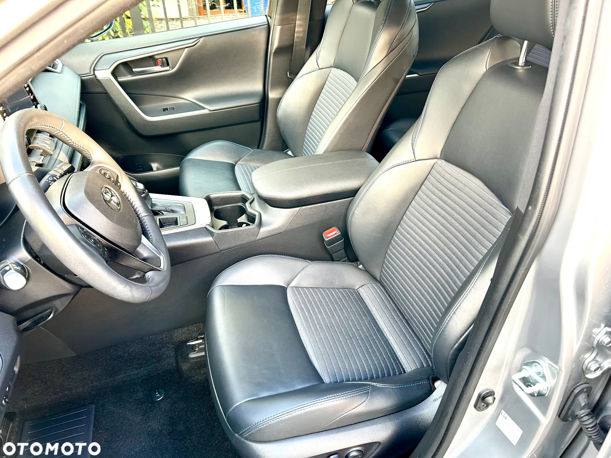 Toyota RAV4 - 11
