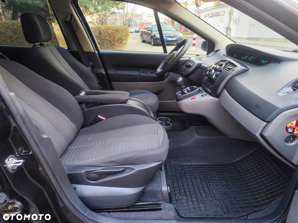 Renault Scenic 1.6 16V Privilege - 8