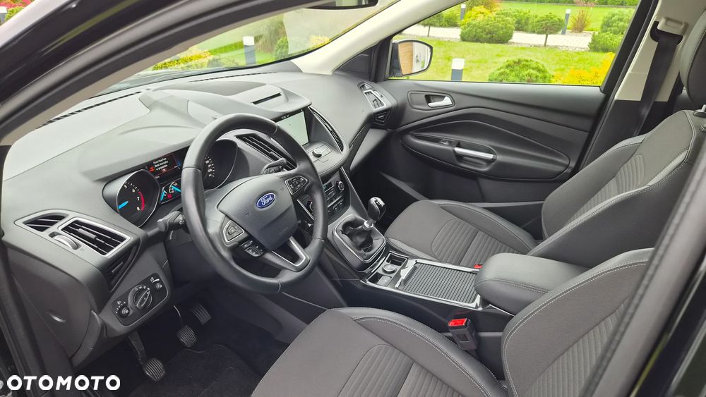 Ford Kuga 1.5 EcoBoost 2x4 Titanium - 18