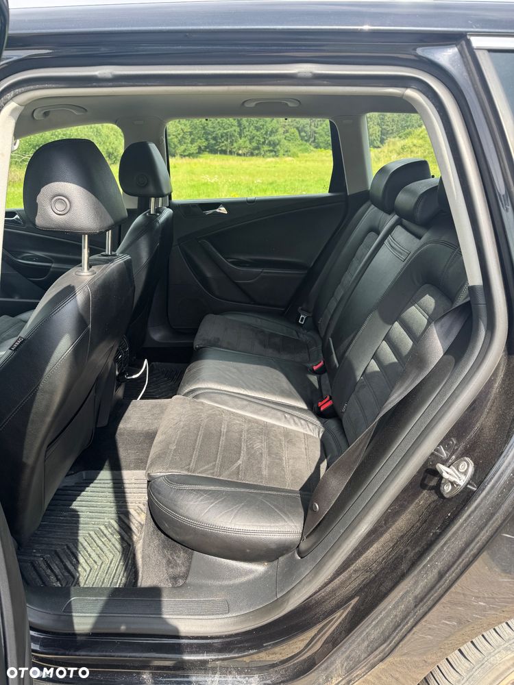 Volkswagen Passat 3.2 V6 FSI 4Mot Highline DSG - 12