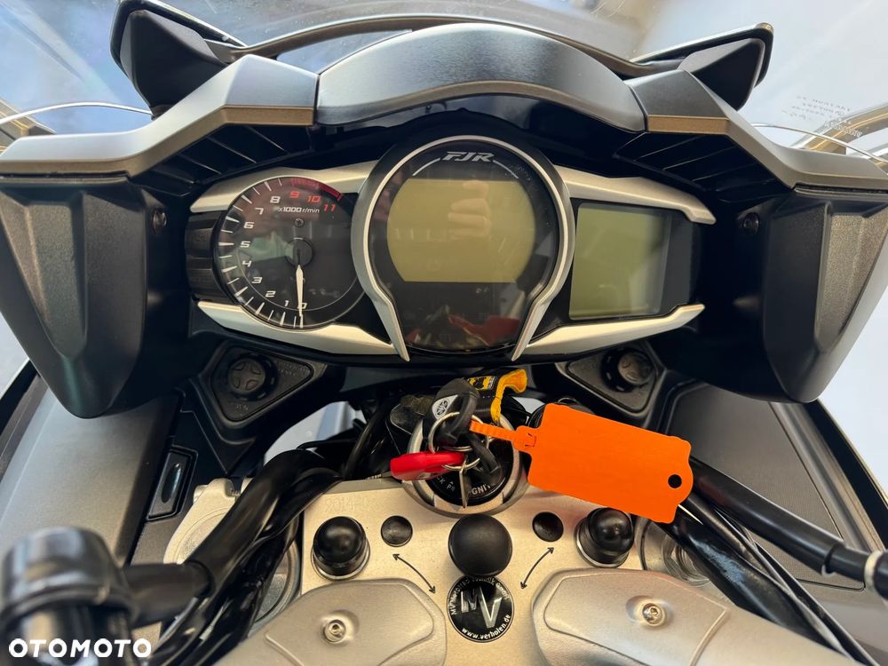 Yamaha FJR - 32