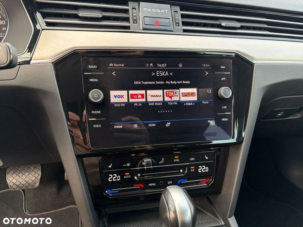 Volkswagen Passat - 17