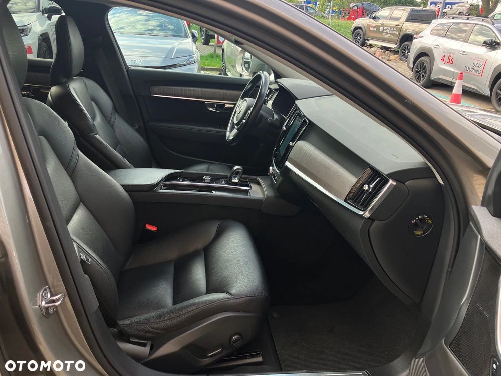Volvo V90 Cross Country B5 D AWD Momentum Pro - 19