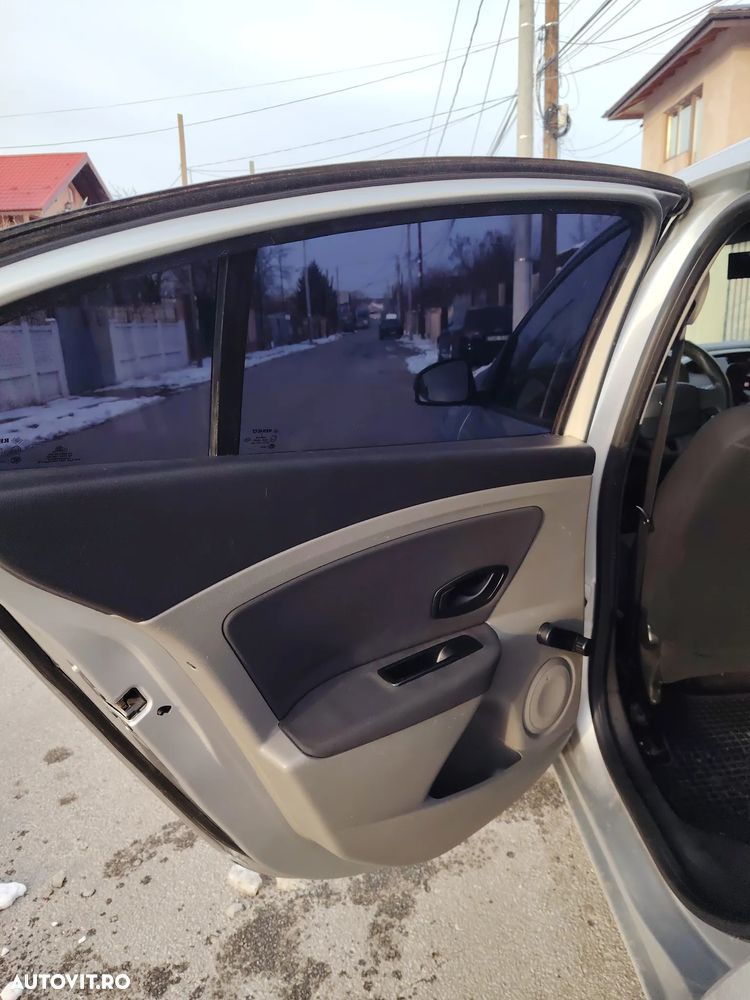 Renault Fluence 1.6 16V Authentique - 13