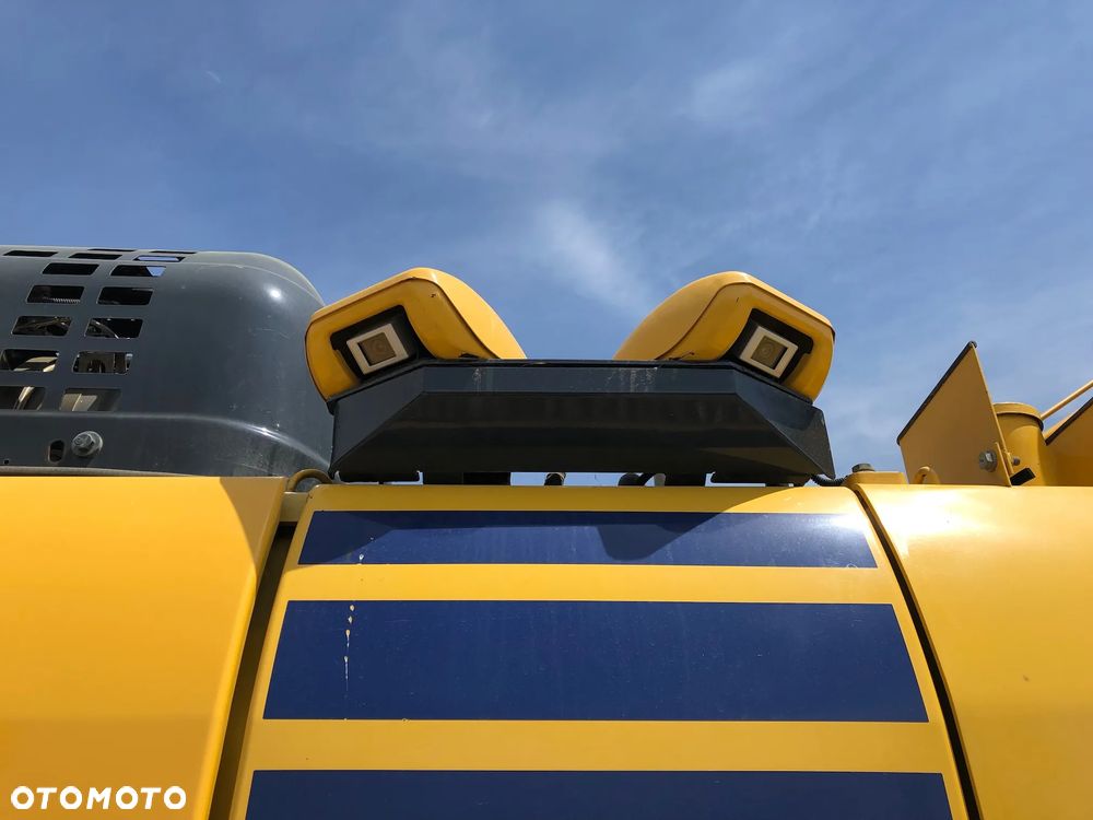 Komatsu PC210LC-11 - 21