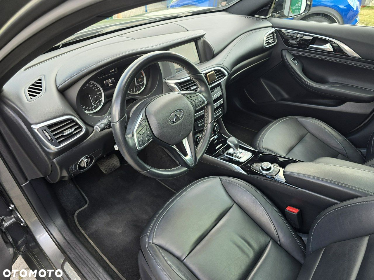 Infiniti QX30 2.0t Premium AWD 7DCT - 13