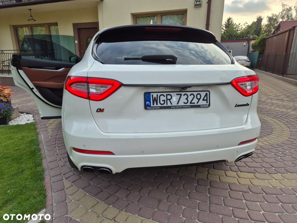 Maserati Levante - 12