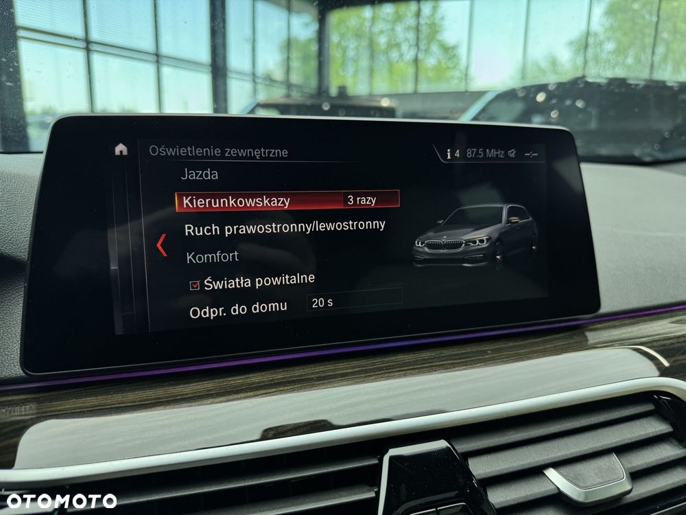 BMW Seria 5 530i xDrive M Sport sport - 33