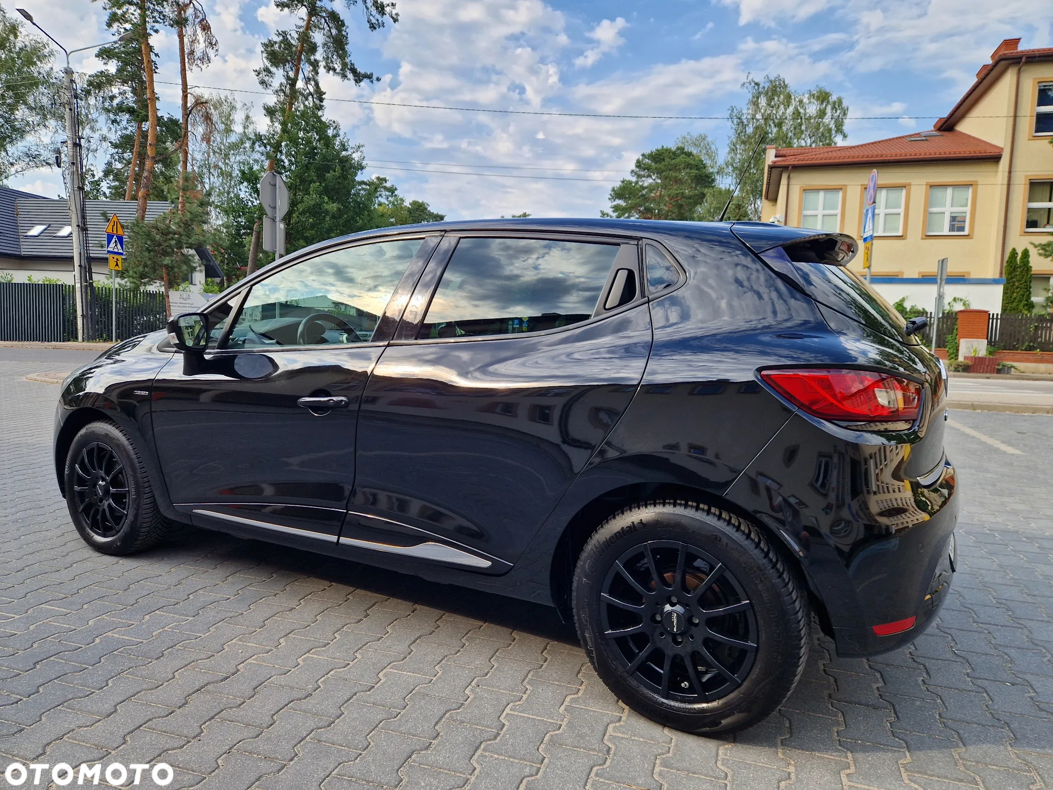 Renault Clio 1.2 16V Limited EU6 - 12
