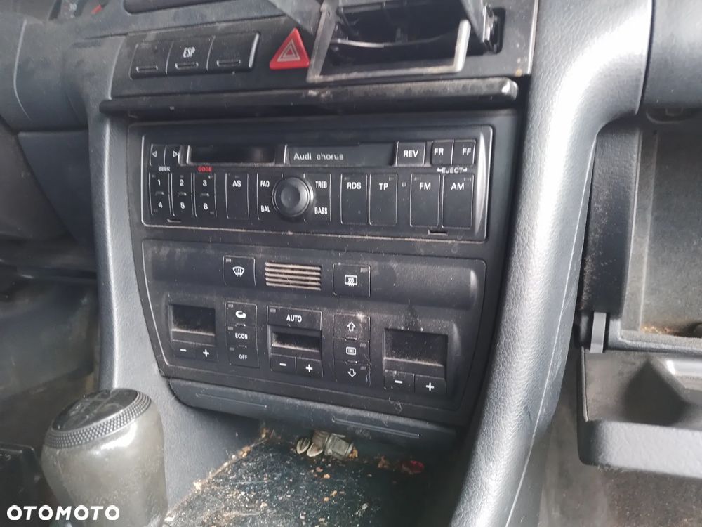 AUDI A6 C5 1.9 TDI AJM 97-01 - RADIO CHORUS (LY1T) - 1