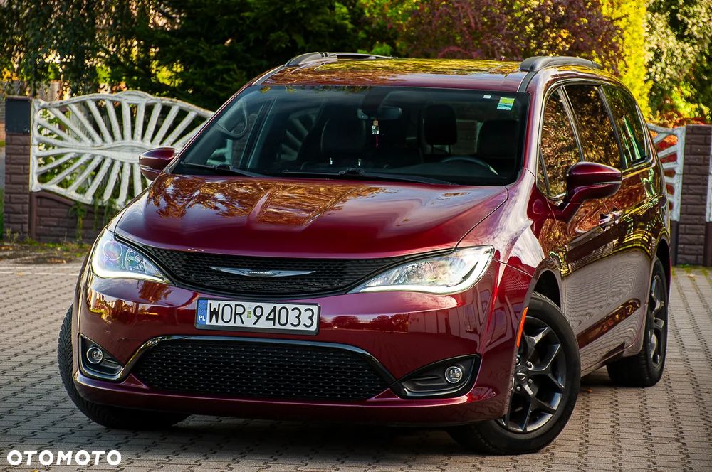 Chrysler Pacifica - 2