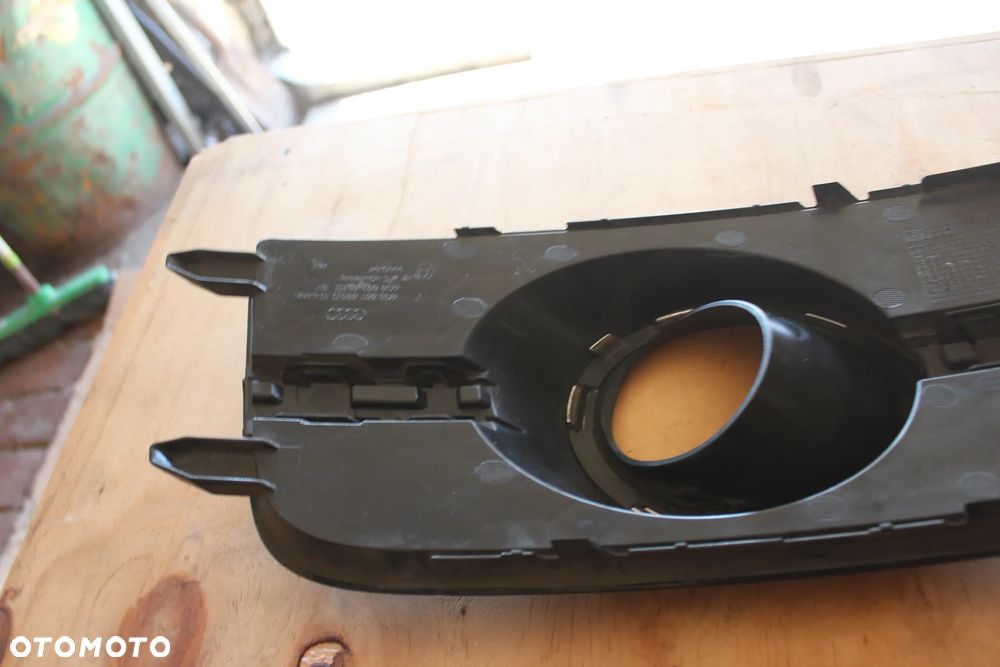 KRATKA ZDERZAKA PRAWA AUDI A7 C7 S LINE 4G8807682E 2013 - 12