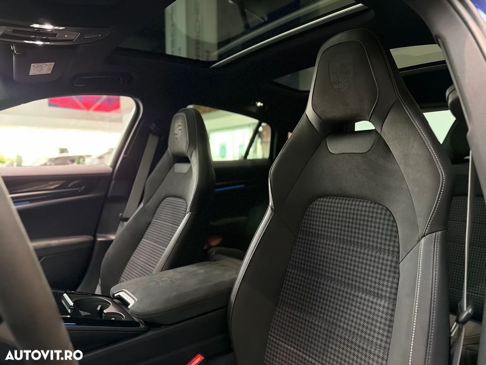 Porsche Panamera 4 E-Hybrid - 33