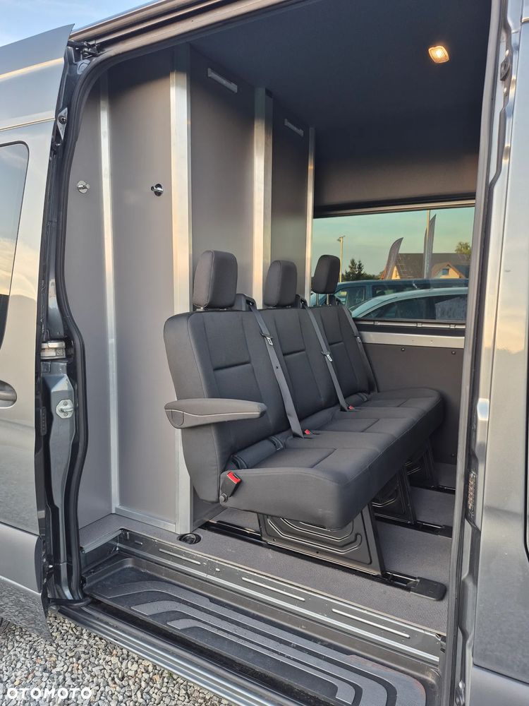 Mercedes-Benz Sprinter - 37