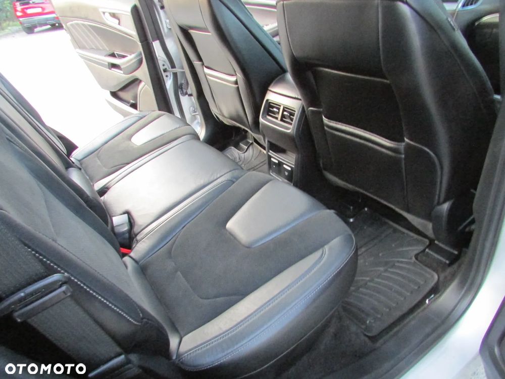 Ford Edge 2.0 TDCi 4x4 ST-LINE - 13