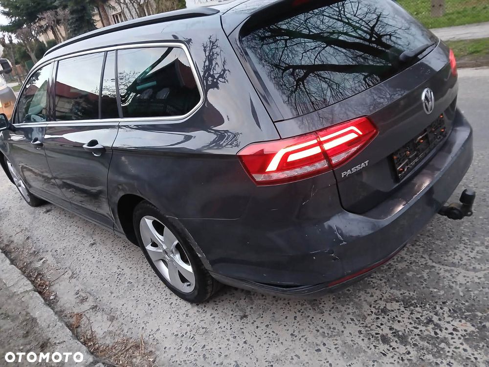 Volkswagen Passat 2.0 TDI (BlueMotion Technology) Comfortline - 17