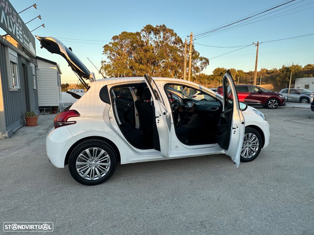 Peugeot 208 1.6 BlueHDi Style - 28