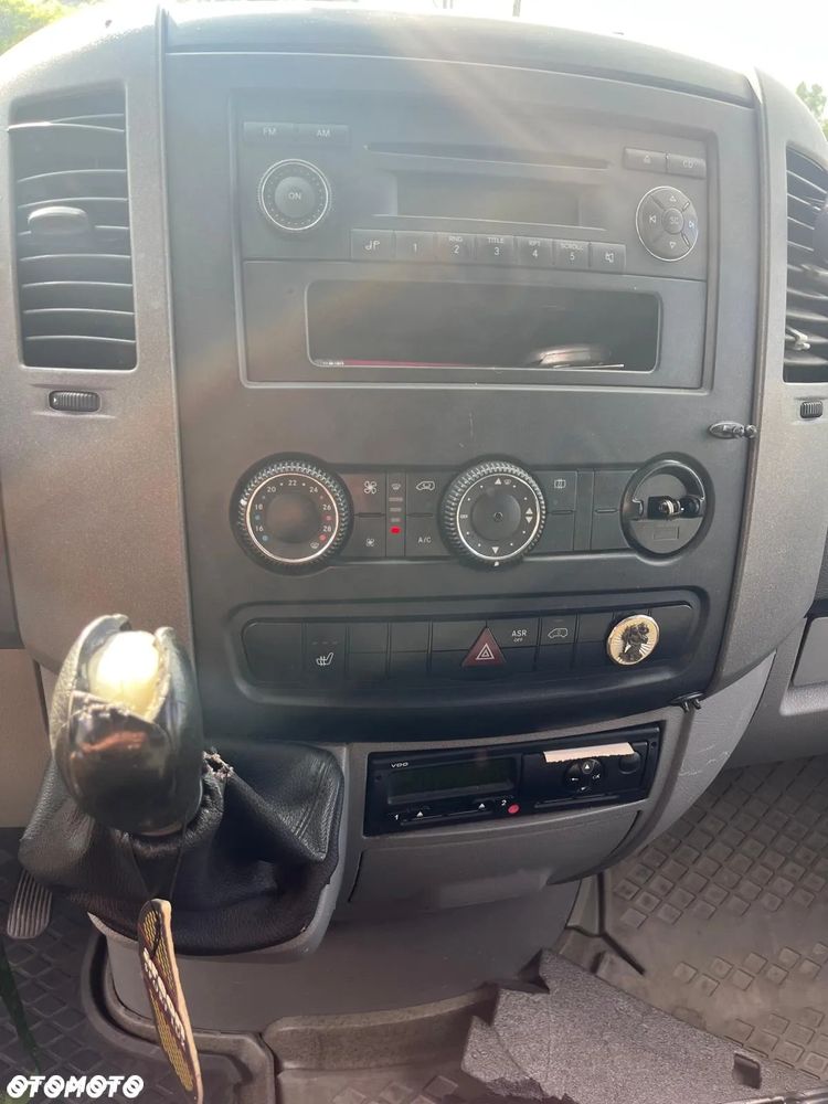 Mercedes-Benz Sprinter - 11