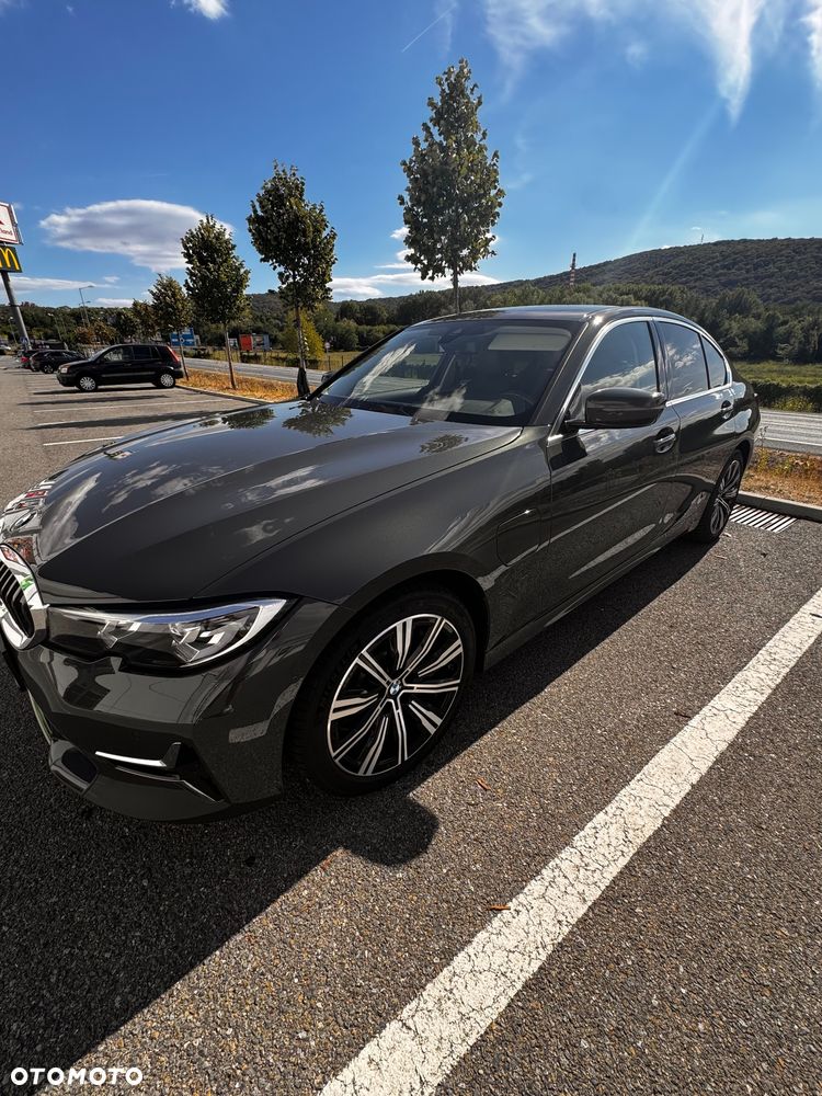 BMW Seria 3 330e Luxury Line - 9