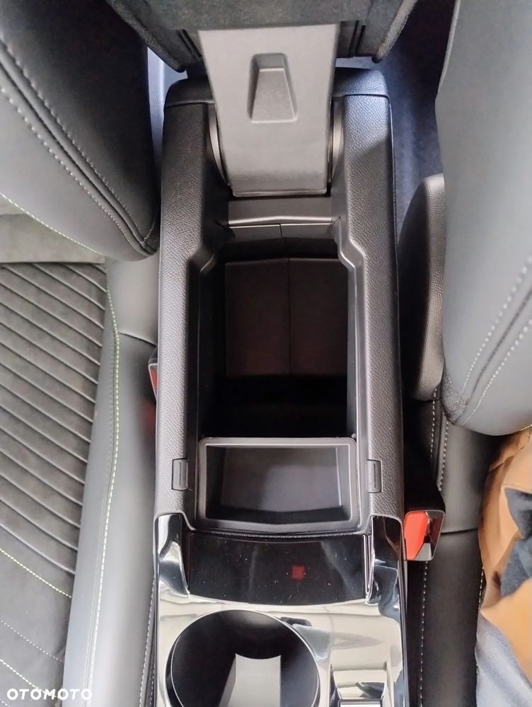 Peugeot 208 1.2 PureTech GT S&S EAT8 - 24