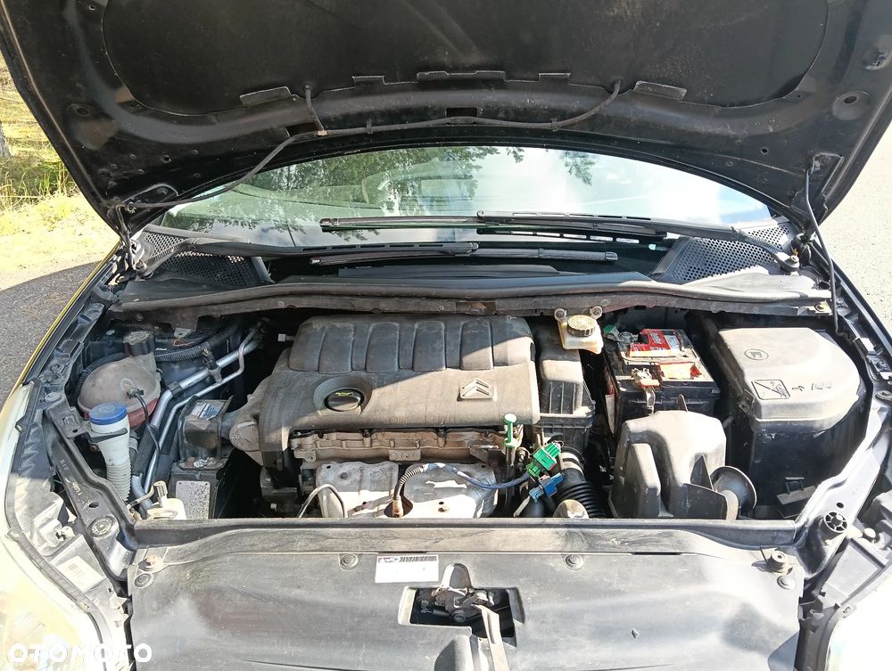 Citroën C4 1.4 16V X - 7
