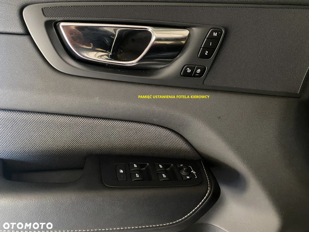 Volvo XC 60 B4 D AWD Plus Dark - 15