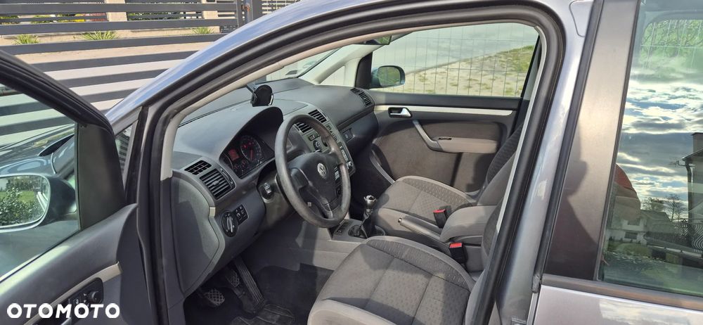 Volkswagen Touran - 9