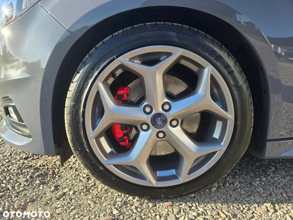 Ford Focus - 13