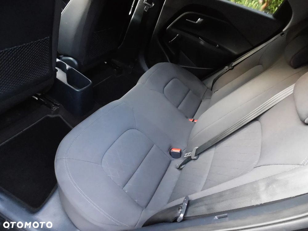 Kia Rio - 26