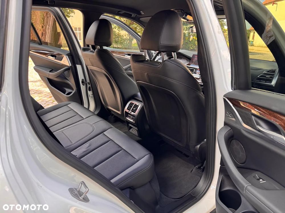 BMW X3 xDrive30i GPF xLine - 18