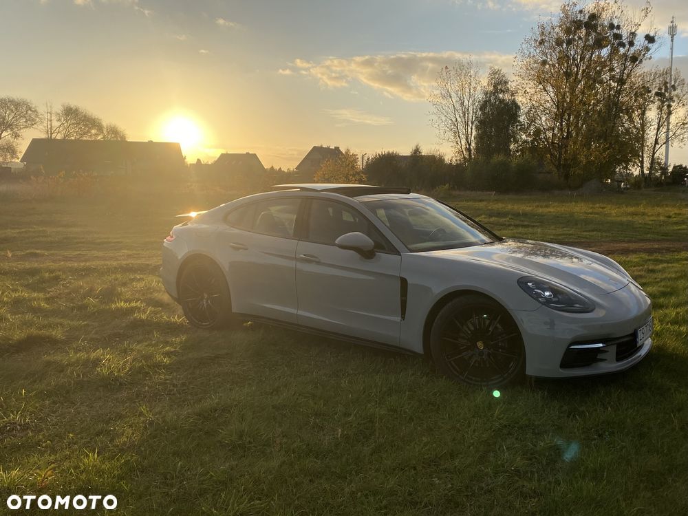 Porsche Panamera 4 - 11