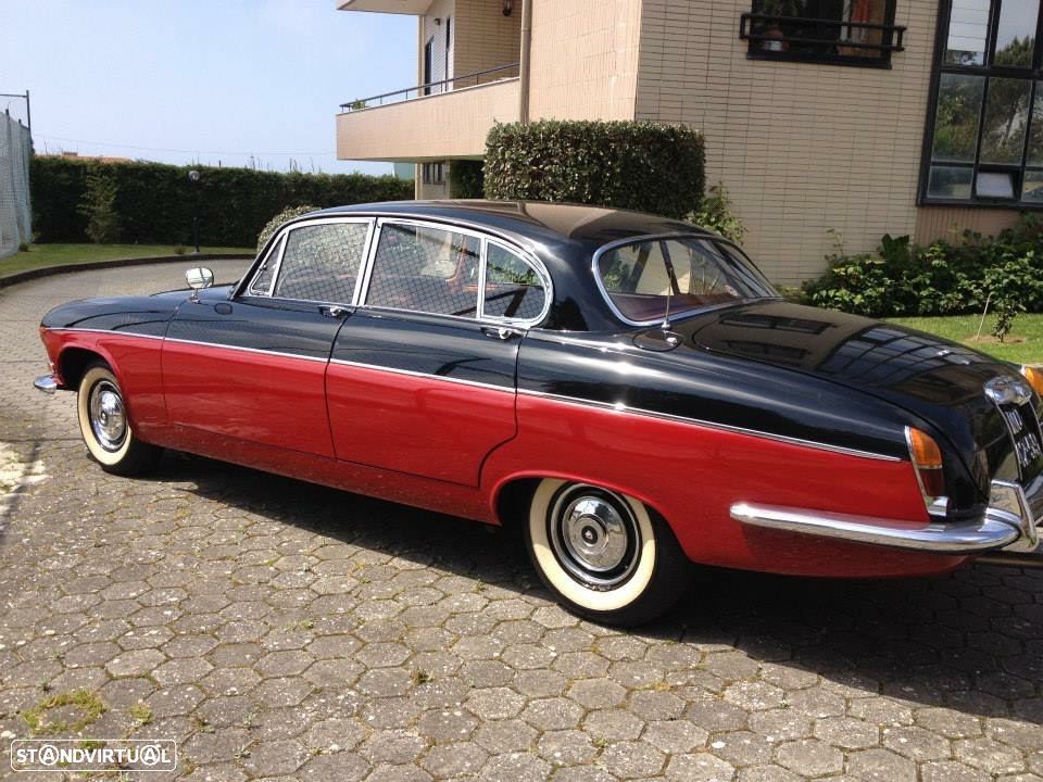 Jaguar MK X - 3