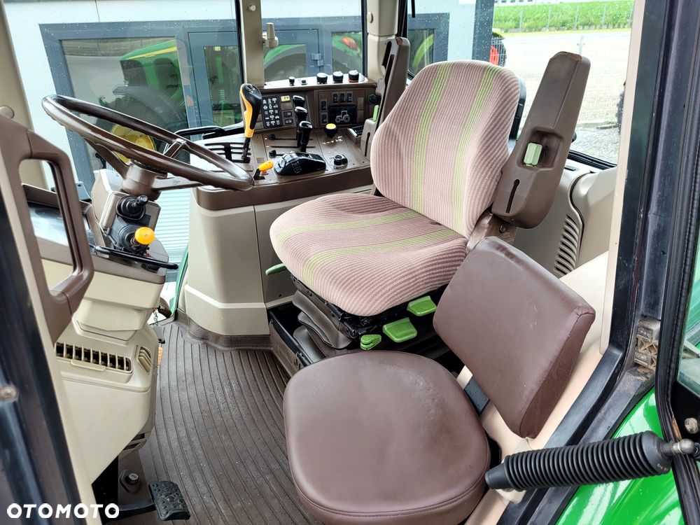 John Deere 6820 PREMIUM Powe rQuad - 12
