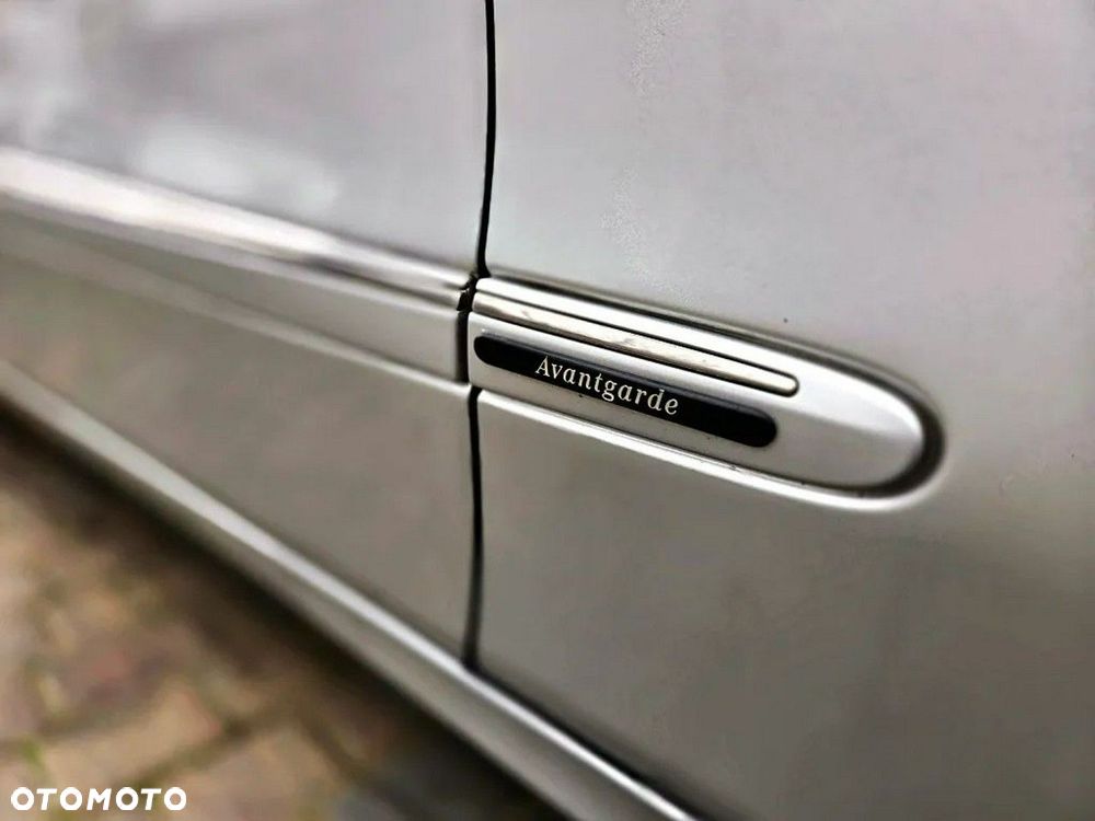 Mercedes-Benz Klasa E 500 T Avantgarde - 32