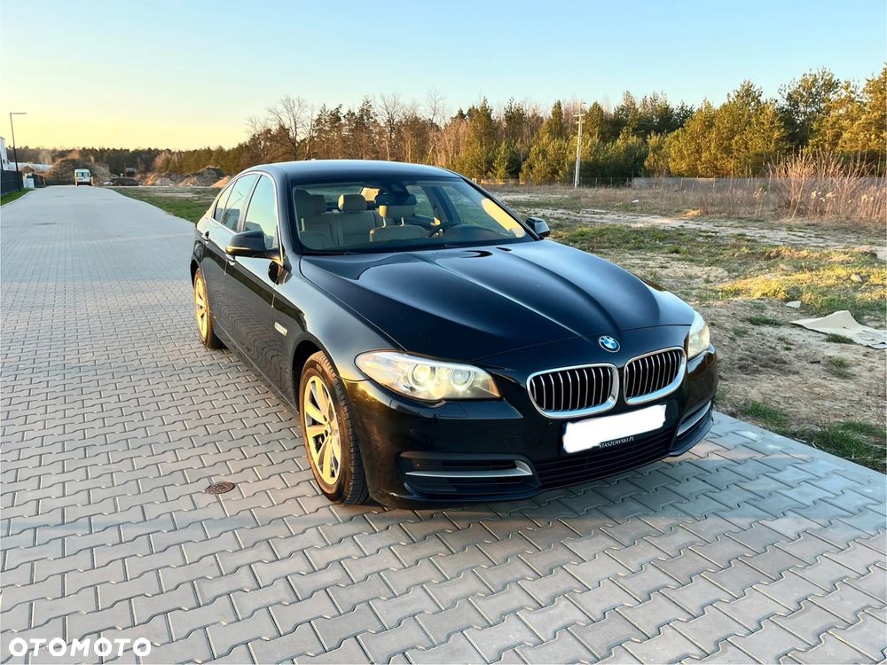 BMW Seria 5 525d xDrive Sport-Aut Luxury Line - 1